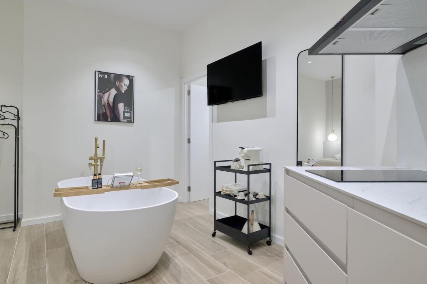 Romantic Apartment N1 Oceanografico By Virkin Suites バレンシア エクステリア 写真