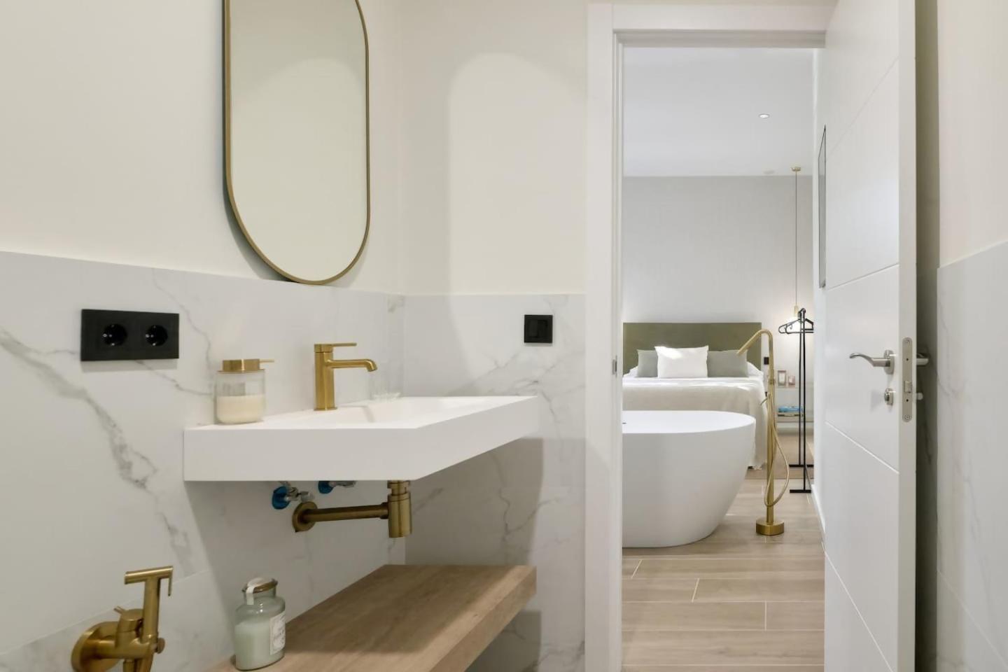 Romantic Apartment N1 Oceanografico By Virkin Suites バレンシア エクステリア 写真